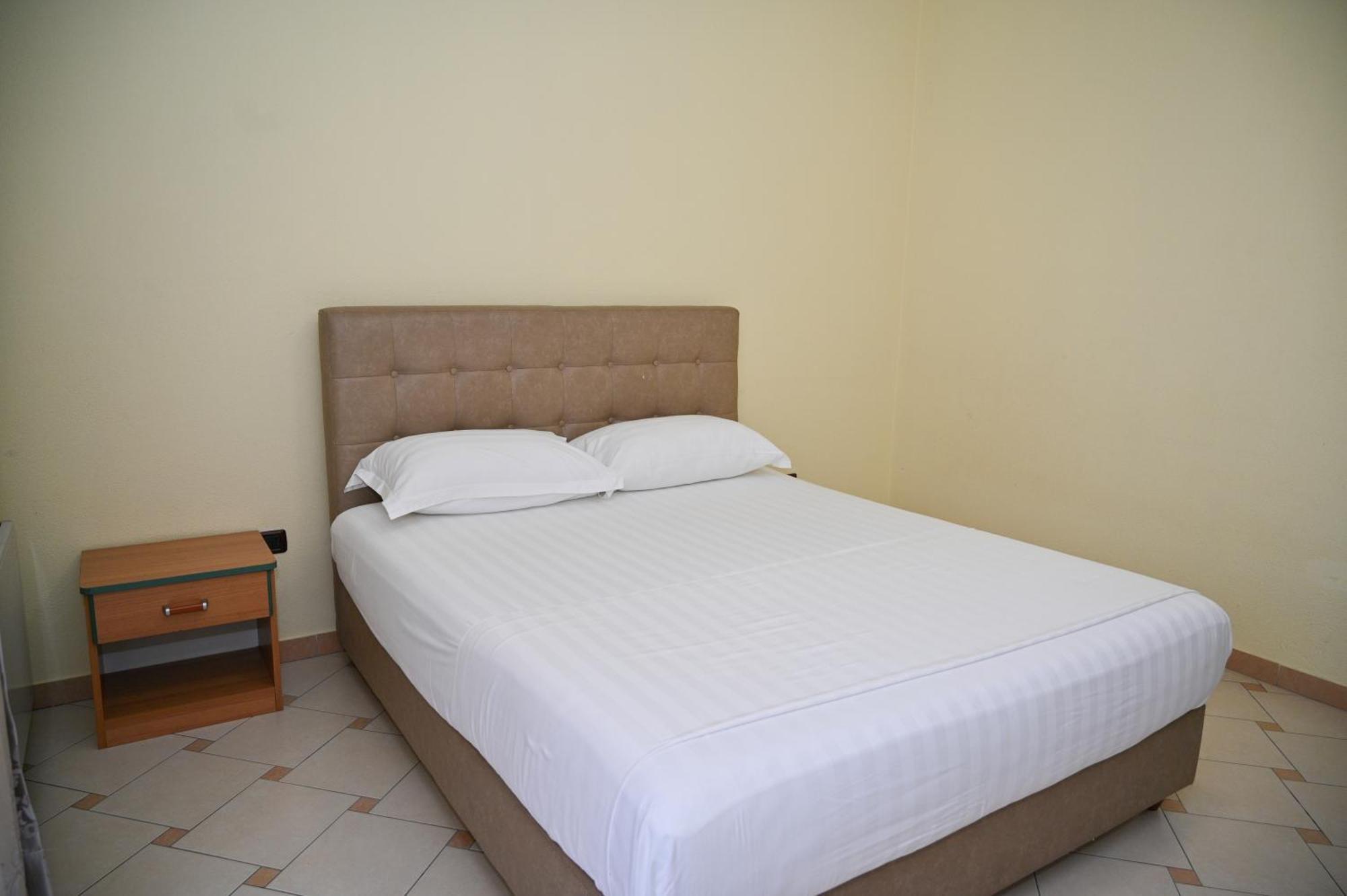 Hotel Vila Emes Durrës Kamer foto