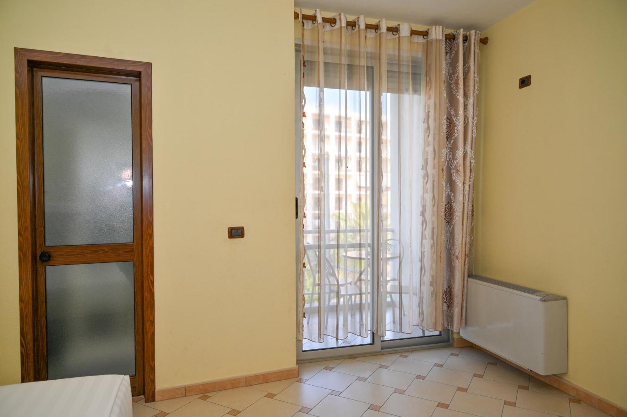 Hotel Vila Emes Durrës Kamer foto