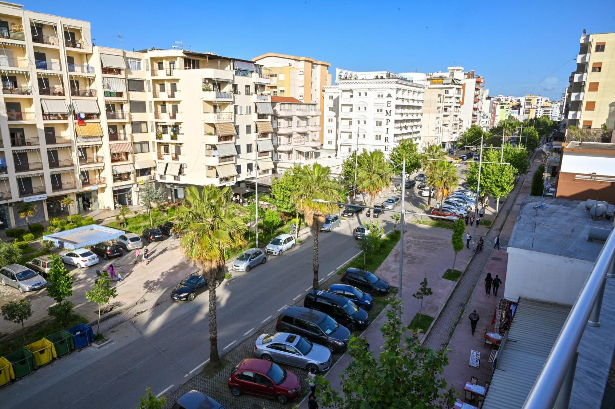 Hotel Vila Emes Durrës Buitenkant foto