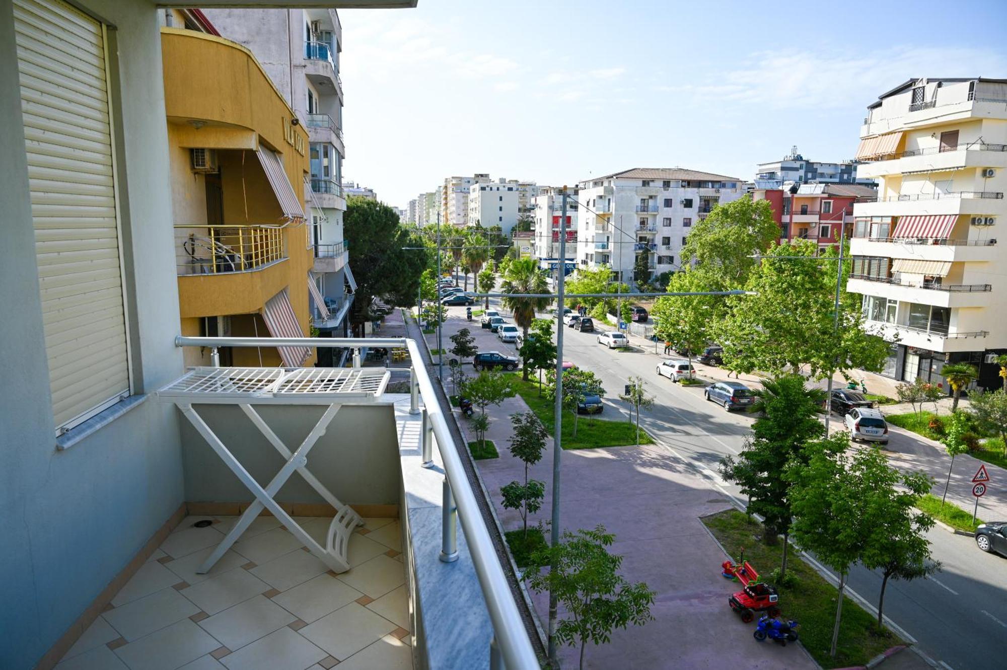 Hotel Vila Emes Durrës Buitenkant foto