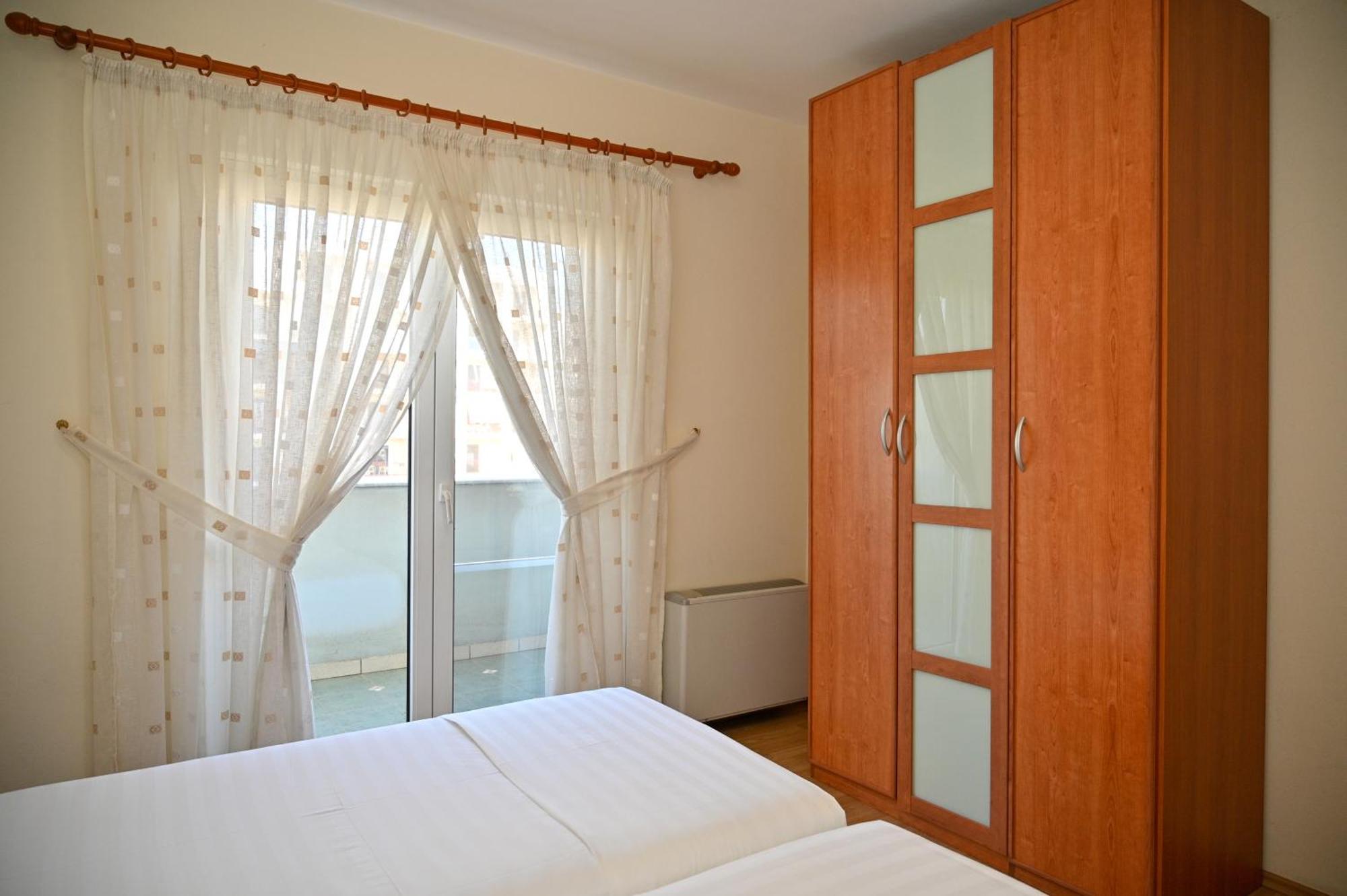 Hotel Vila Emes Durrës Buitenkant foto