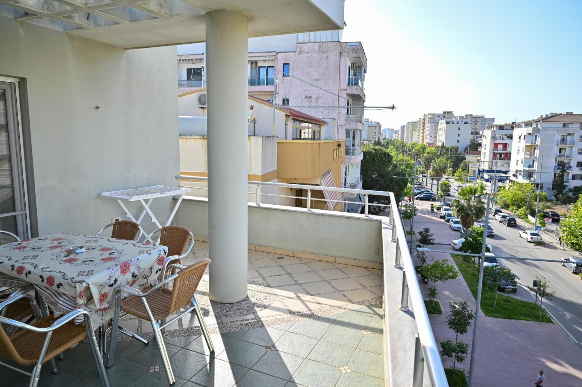 Hotel Vila Emes Durrës Buitenkant foto