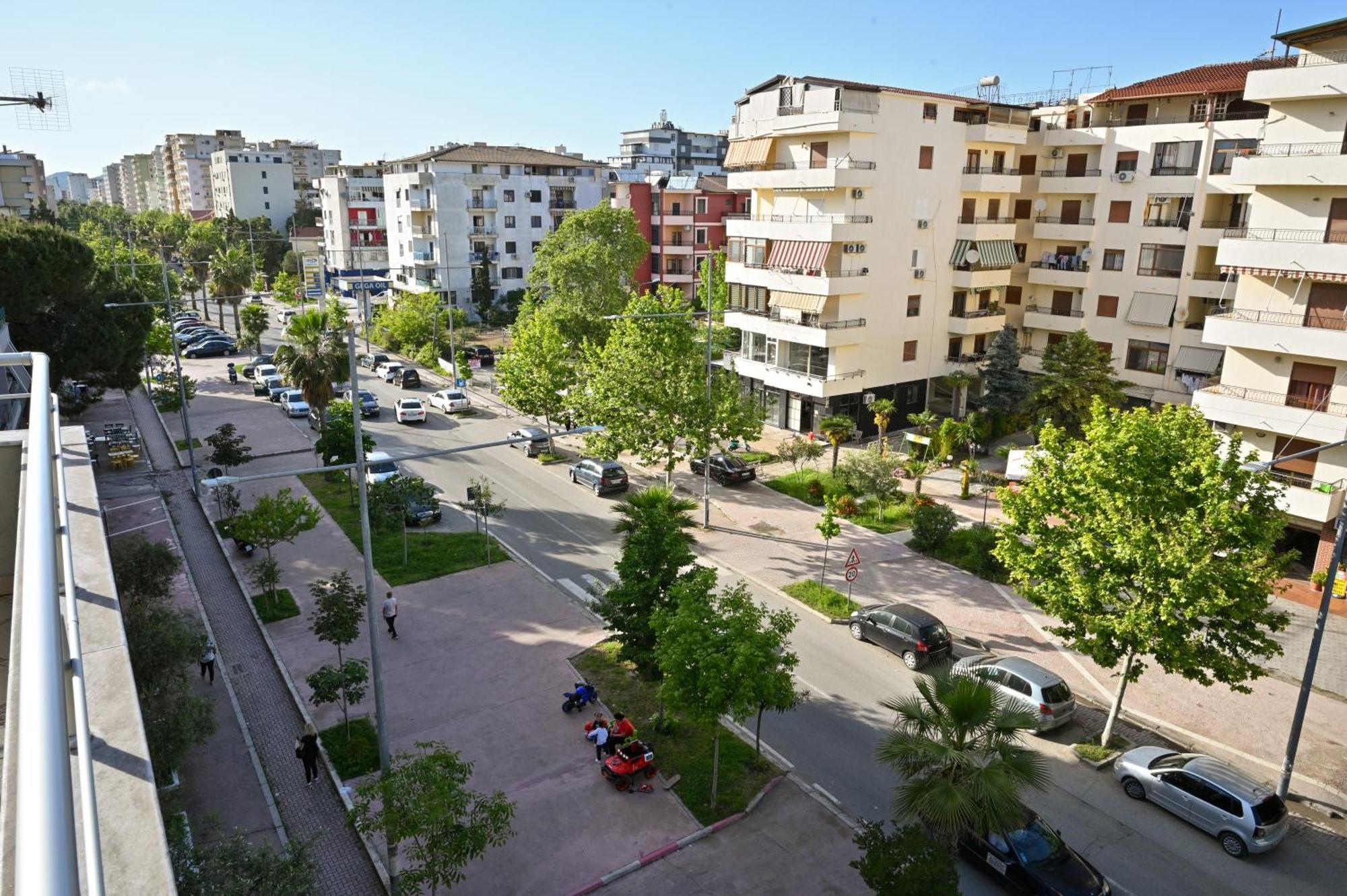 Hotel Vila Emes Durrës Buitenkant foto
