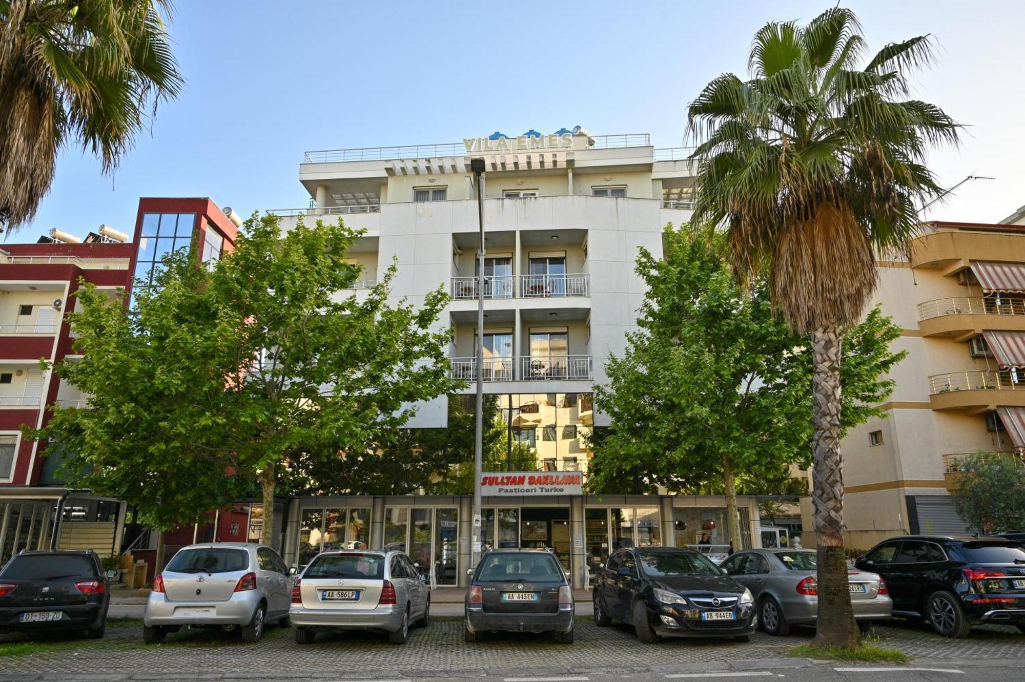 Hotel Vila Emes Durrës Buitenkant foto
