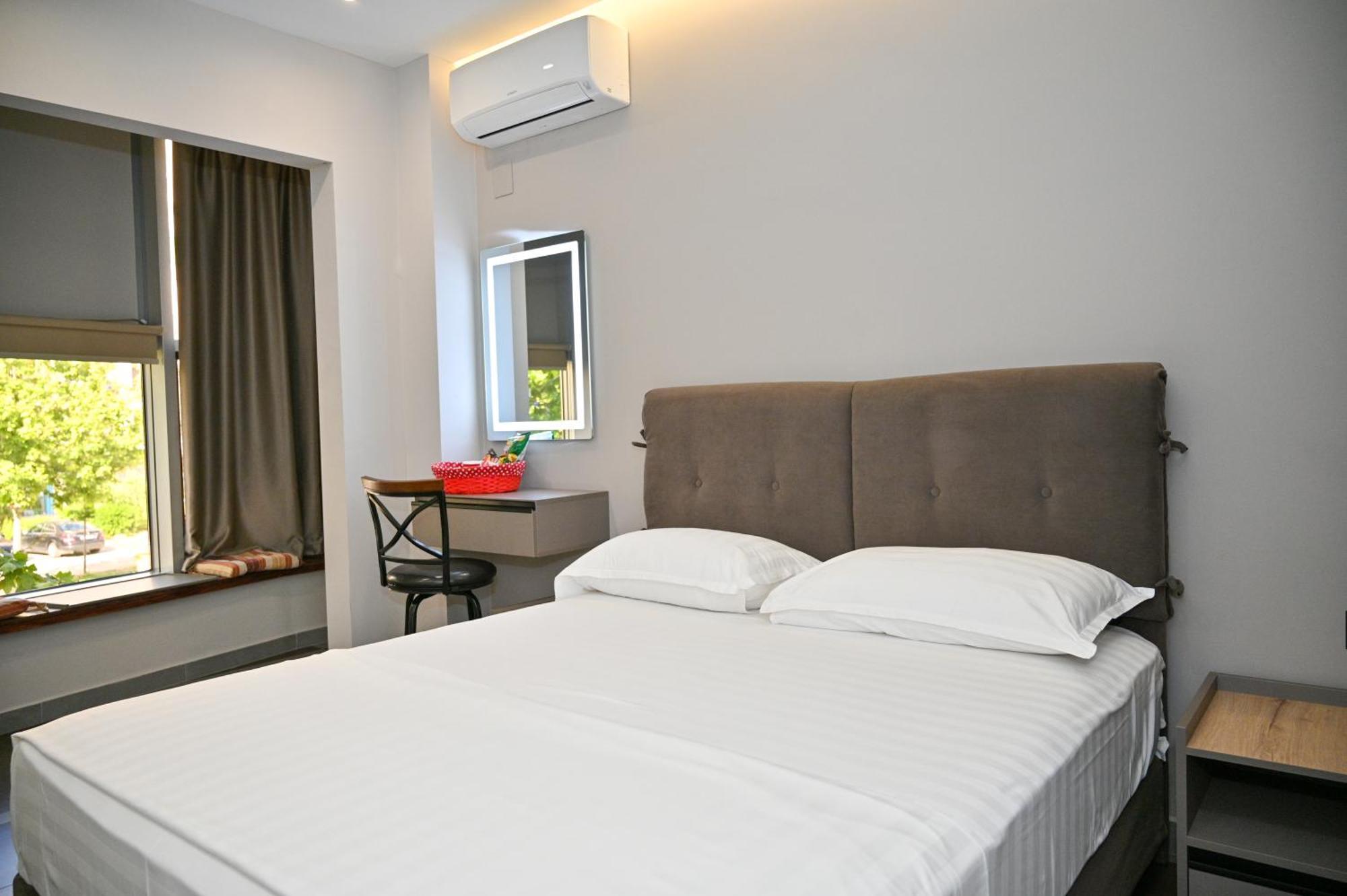 Hotel Vila Emes Durrës Buitenkant foto